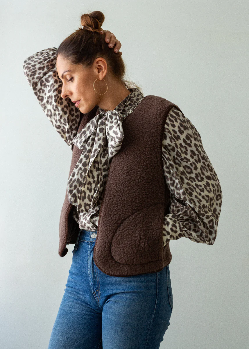 Merino Gilet - Bitter Chocolate - Image 11