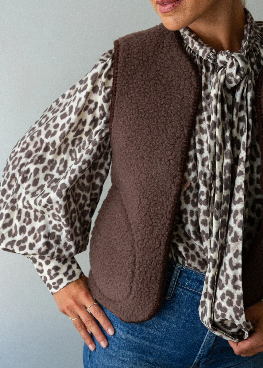 Merino Gilet - Bitter Chocolate - Image 4